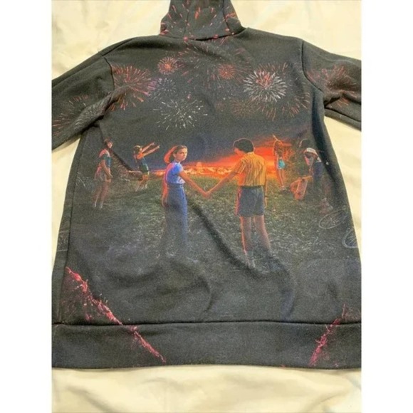 Stranger Things 3 Fireworks Graphic Print Pullover Hoodie Sweatshirt Unisex Sz M - Picture 2 of 11
